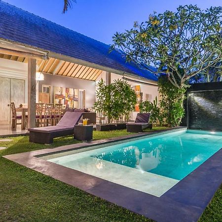 Villa Nuri Merah 1 เกอโรโบกัน ภายนอก รูปภาพ