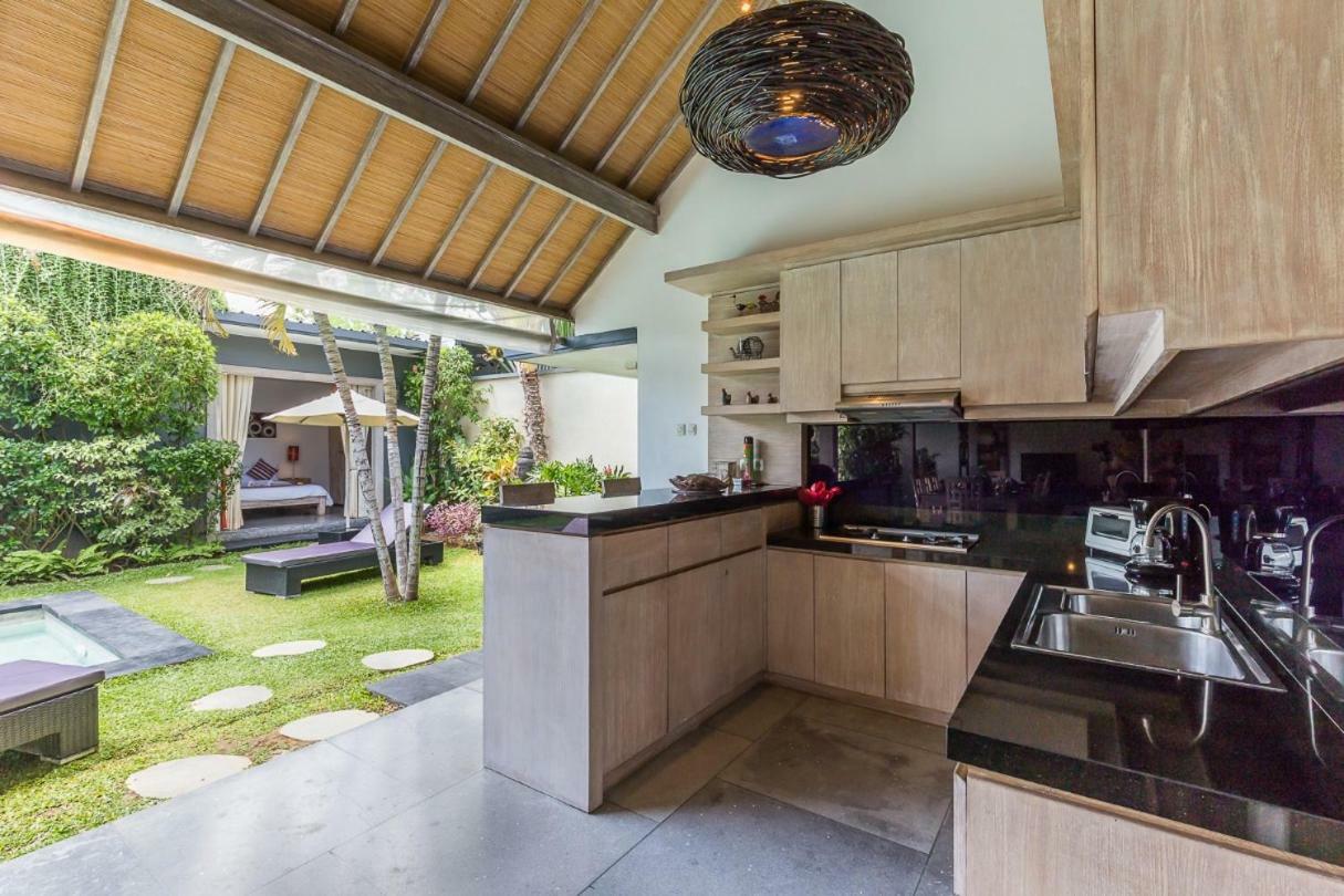 Villa Nuri Merah 1 เกอโรโบกัน ภายนอก รูปภาพ