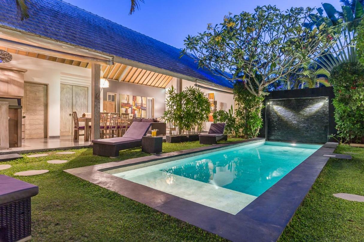 Villa Nuri Merah 1 เกอโรโบกัน ภายนอก รูปภาพ