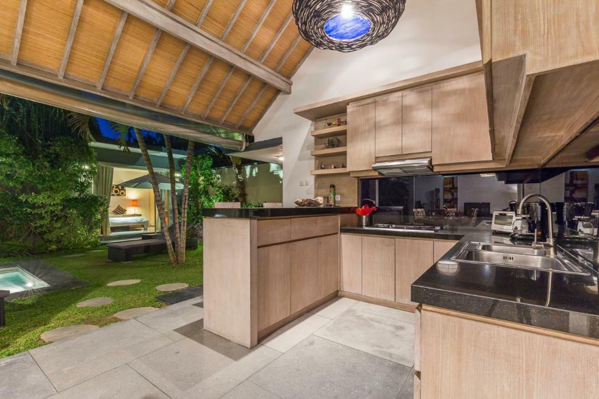 Villa Nuri Merah 1 เกอโรโบกัน ภายนอก รูปภาพ
