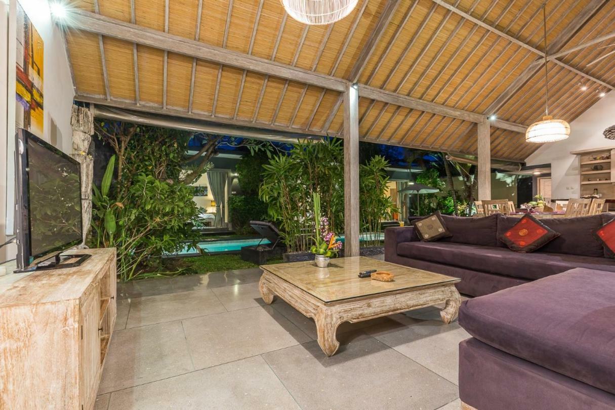 Villa Nuri Merah 1 เกอโรโบกัน ภายนอก รูปภาพ